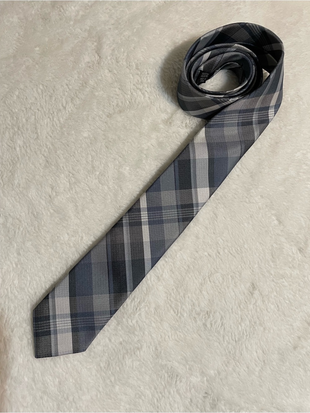 Classic Plaid Men’s Tie in Gray and Blue